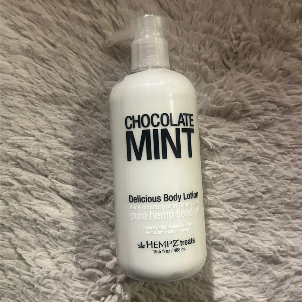 Hempz Treats CHOCOLATE MINT Body Lotion 16.5 Oz NEW Sealed
